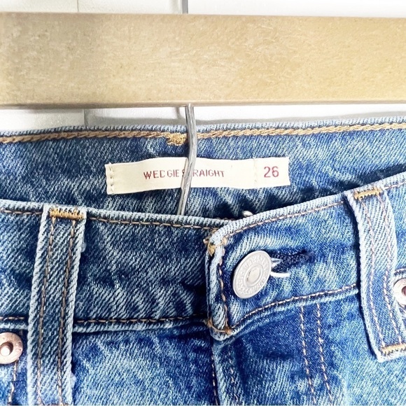 Levi’s Wedgie Straight Jeans - Picture 3 of 4